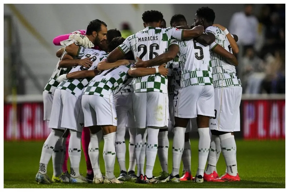 Raja Casablanca fans celebrate 77 years of history and passion