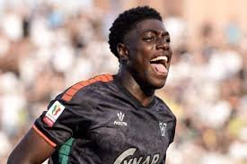 Issa Doumbia-Vemezia-Benfica
