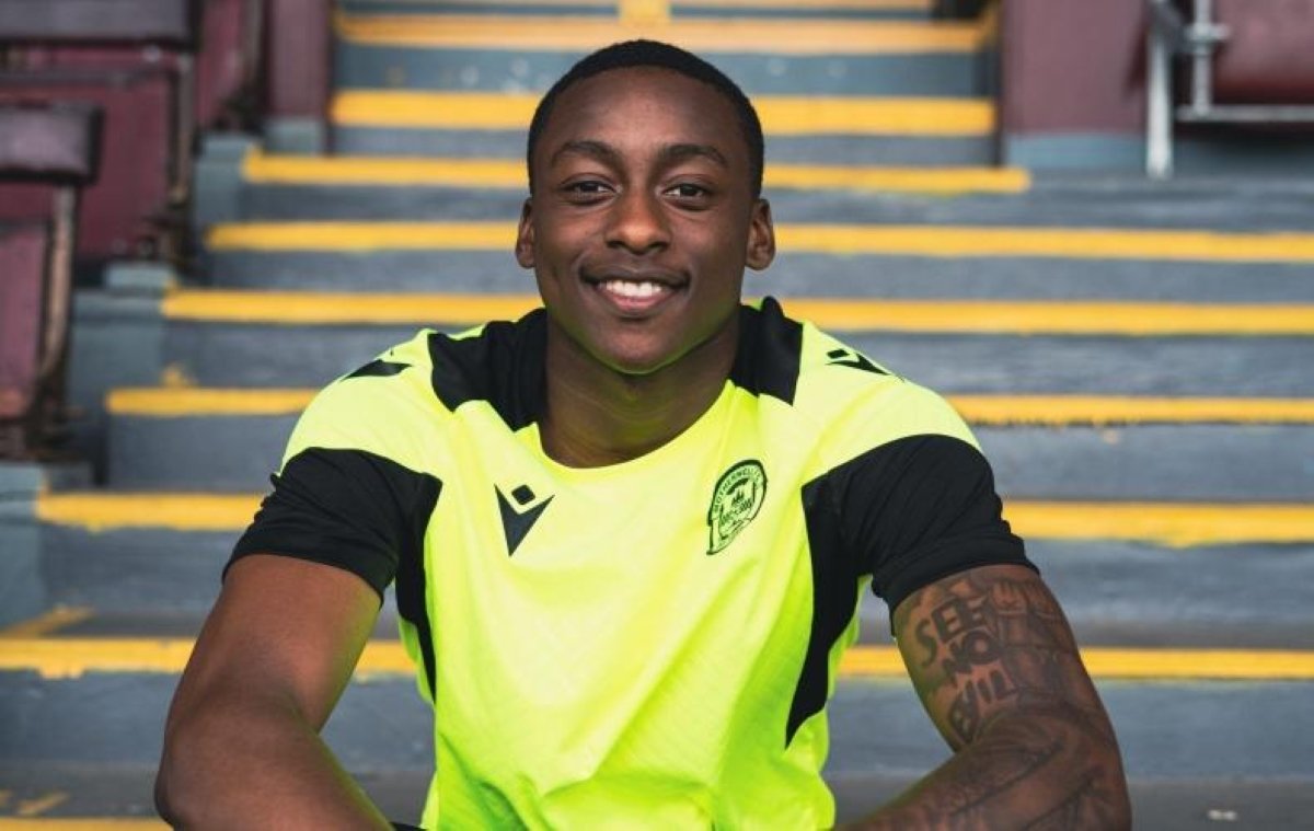 Motherwell striker Maswanhisi rules out move to Al Ahly Motherwell striker Maswanhisi rules out move to Al Ahly