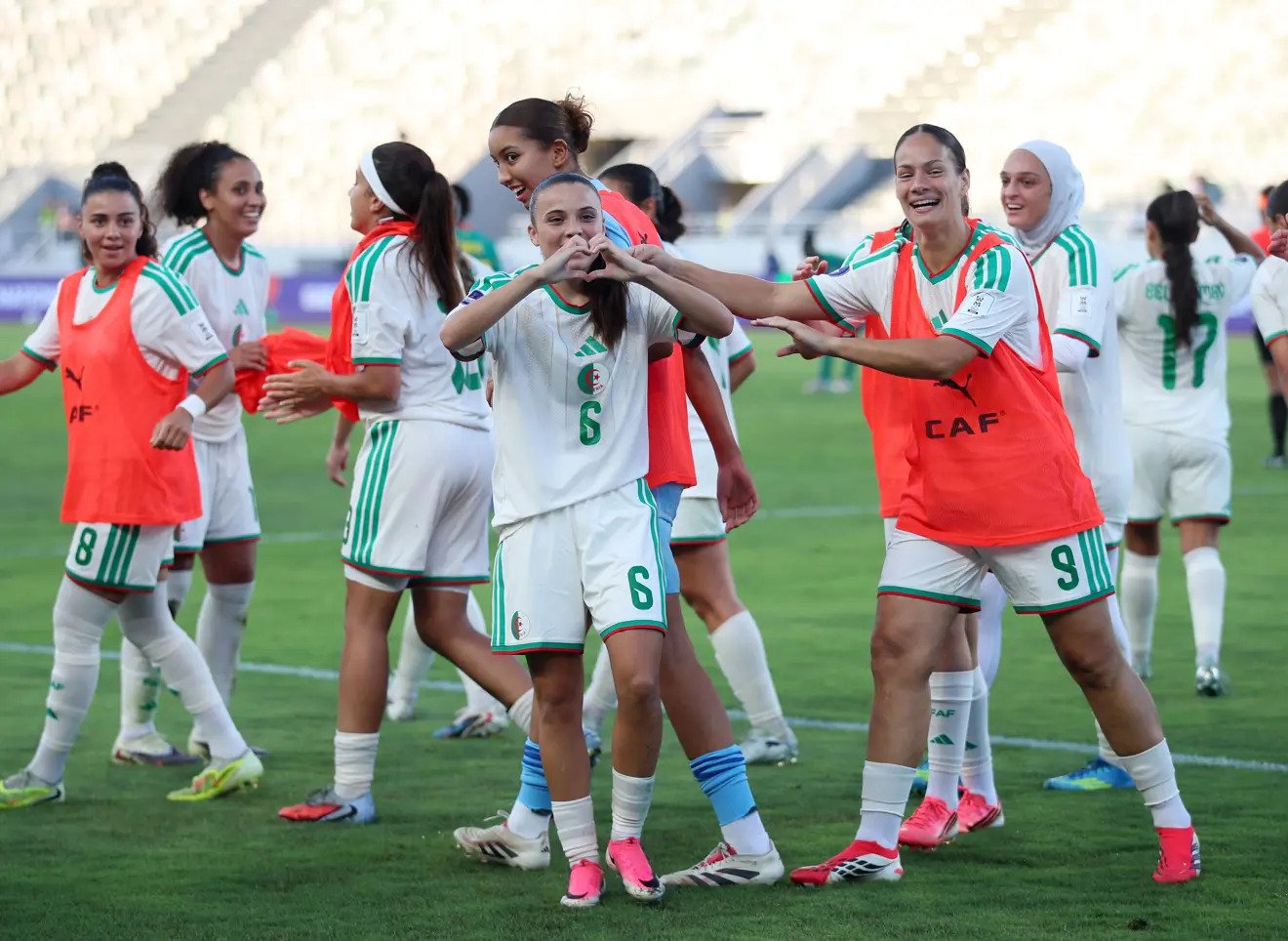 Algeria-move Algeria-move