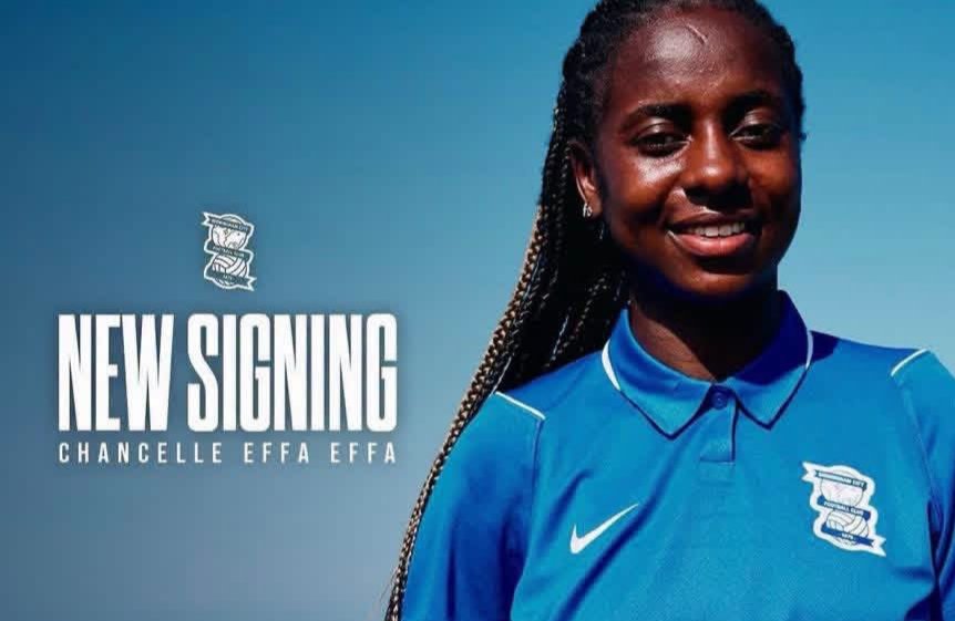 Portrait of a smiling athlete in a blue jersey, announcing a new signing for the club.