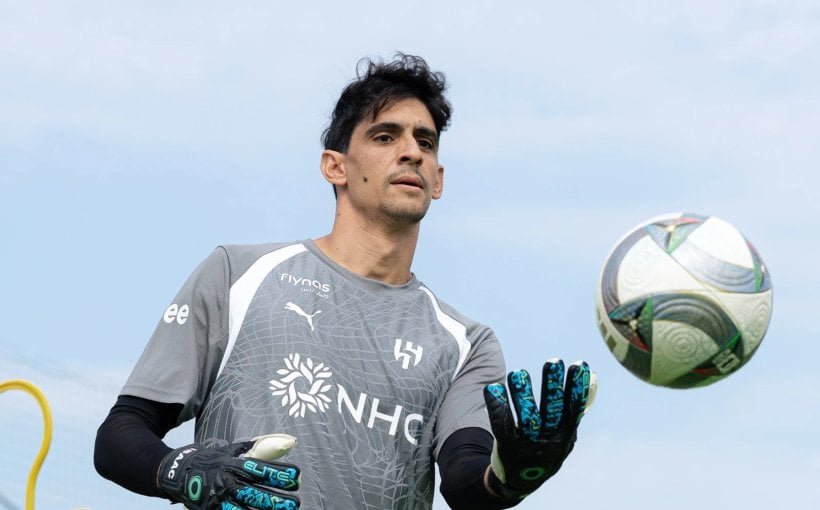 Bono and Casteels set for Saudi Pro League clean-sheet battle